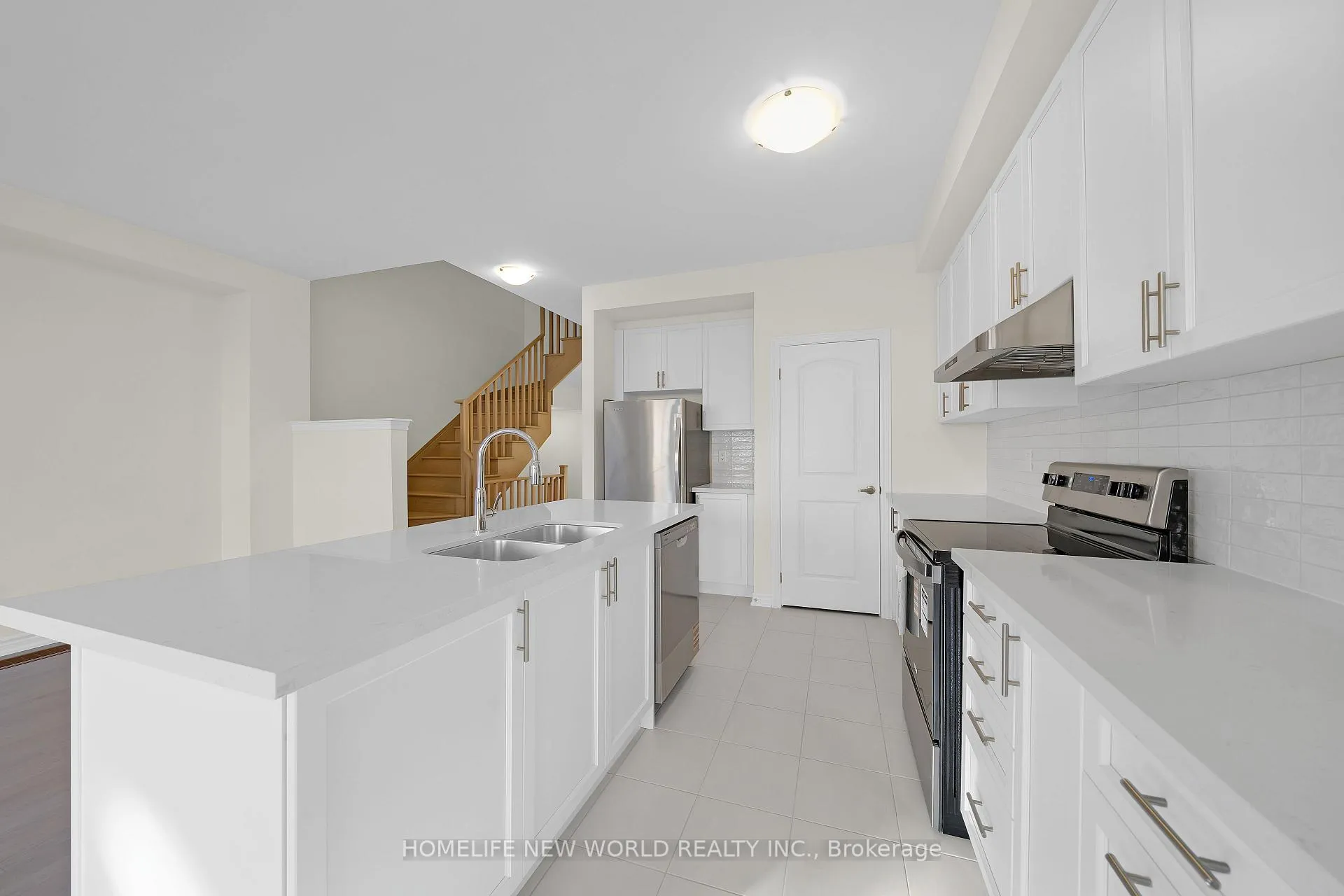 Photo 4 of 7 Harvey Bunker Crescent, Markham, Angus Glen — HOMEH