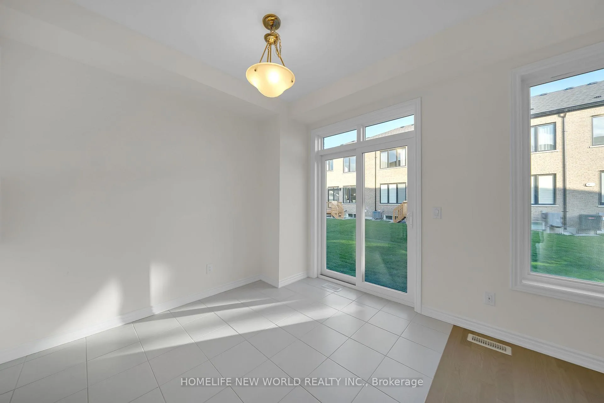 Photo 5 of 7 Harvey Bunker Crescent, Markham, Angus Glen — HOMEH