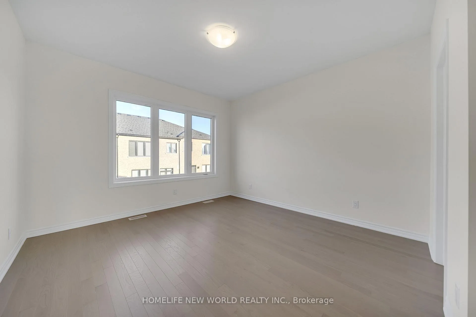Photo 12 of 7 Harvey Bunker Crescent, Markham, Angus Glen — HOMEH