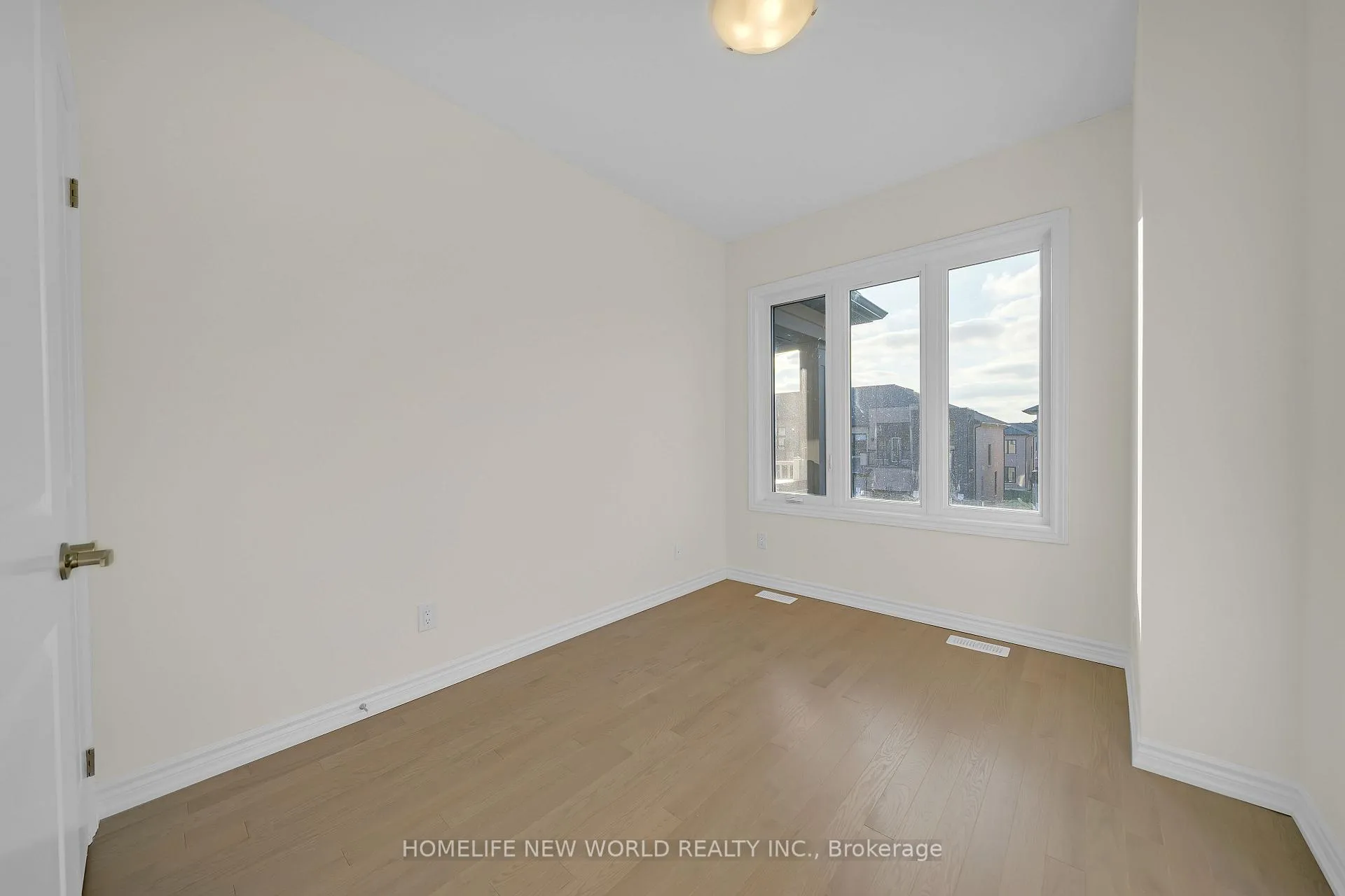 Photo 17 of 7 Harvey Bunker Crescent, Markham, Angus Glen — HOMEH