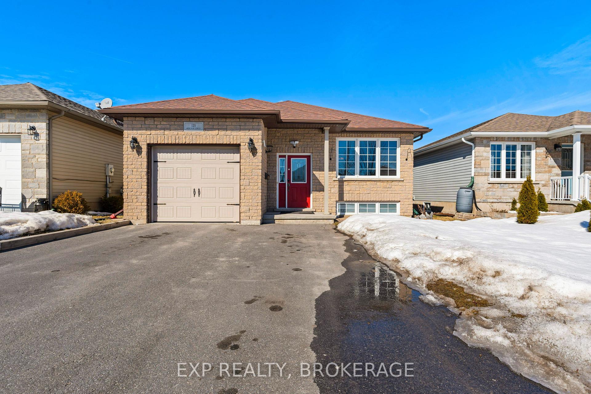 Photo 1 of 121 Hogan Crescent, Loyalist, Amherstview — HOMEH