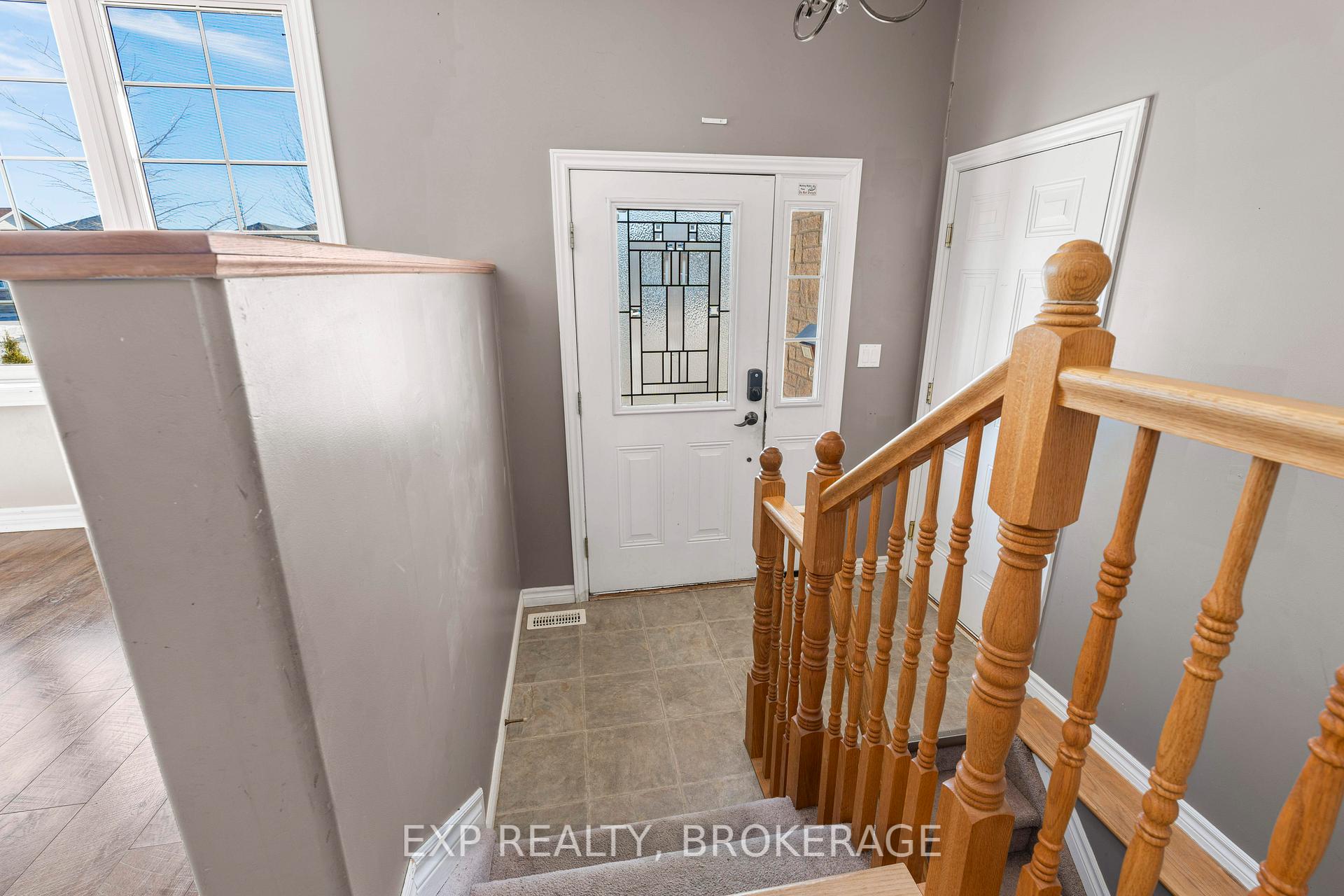 Photo 5 of 121 Hogan Crescent, Loyalist, Amherstview — HOMEH