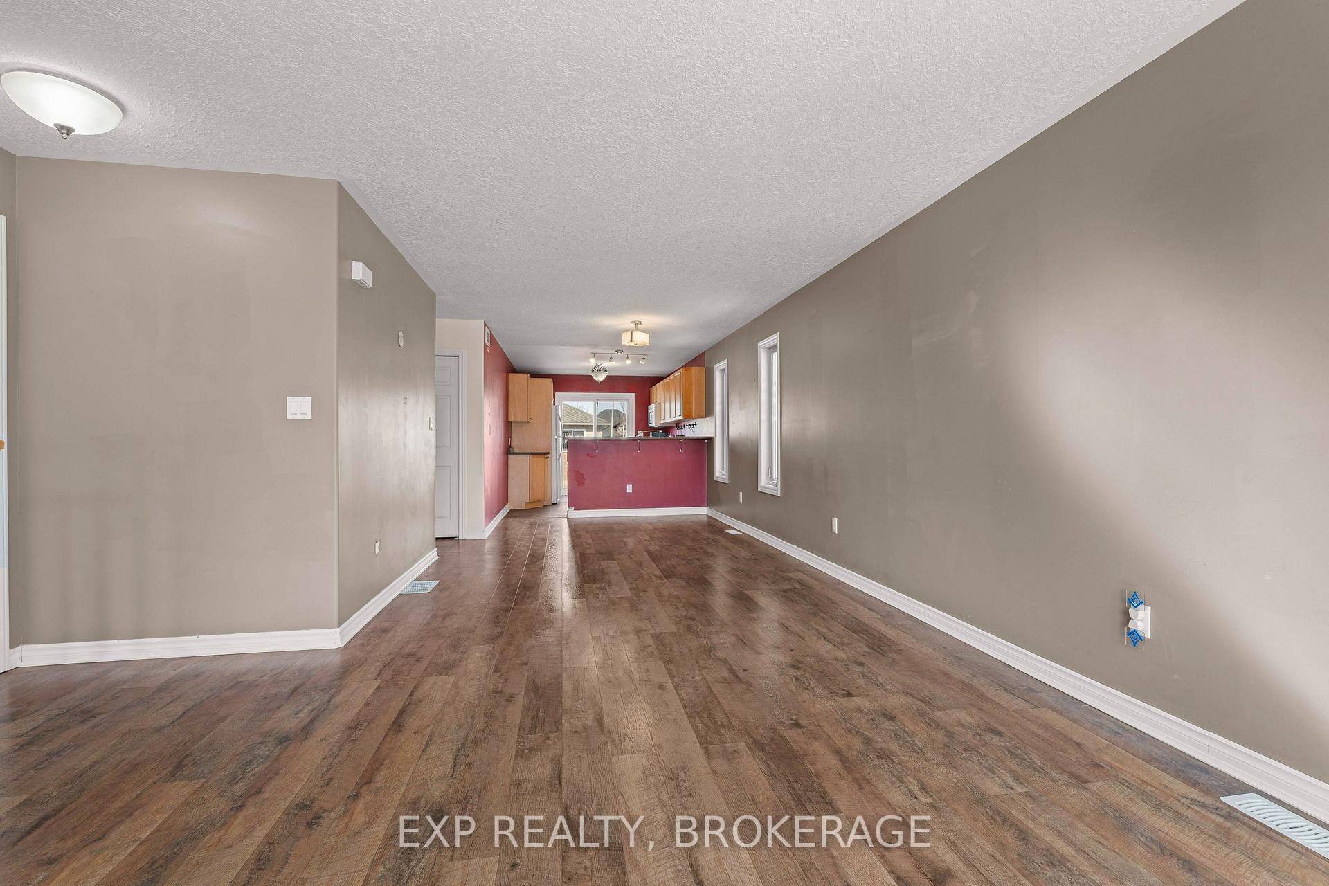 Photo 8 of 121 Hogan Crescent, Loyalist, Amherstview — HOMEH