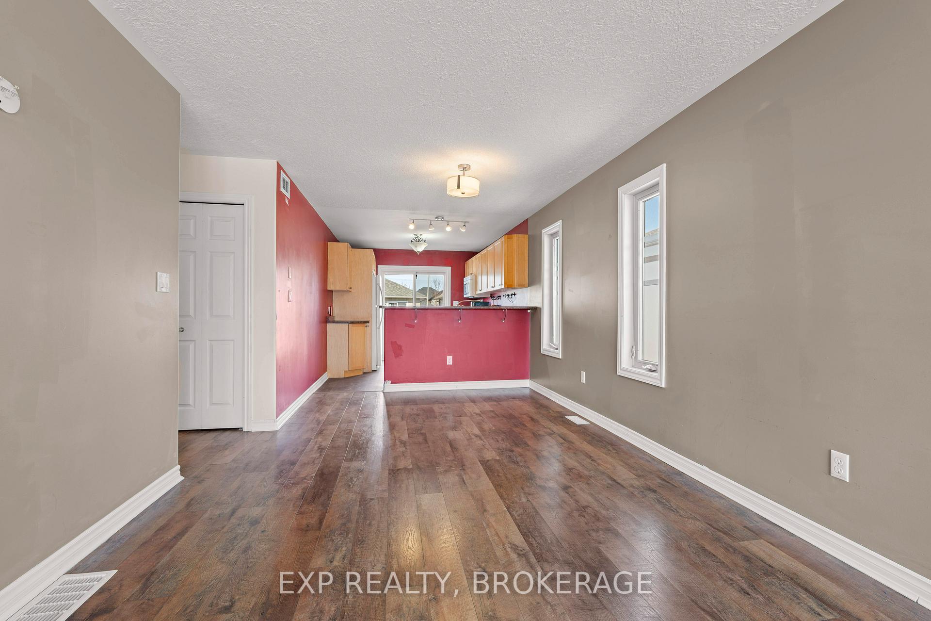 Photo 10 of 121 Hogan Crescent, Loyalist, Amherstview — HOMEH