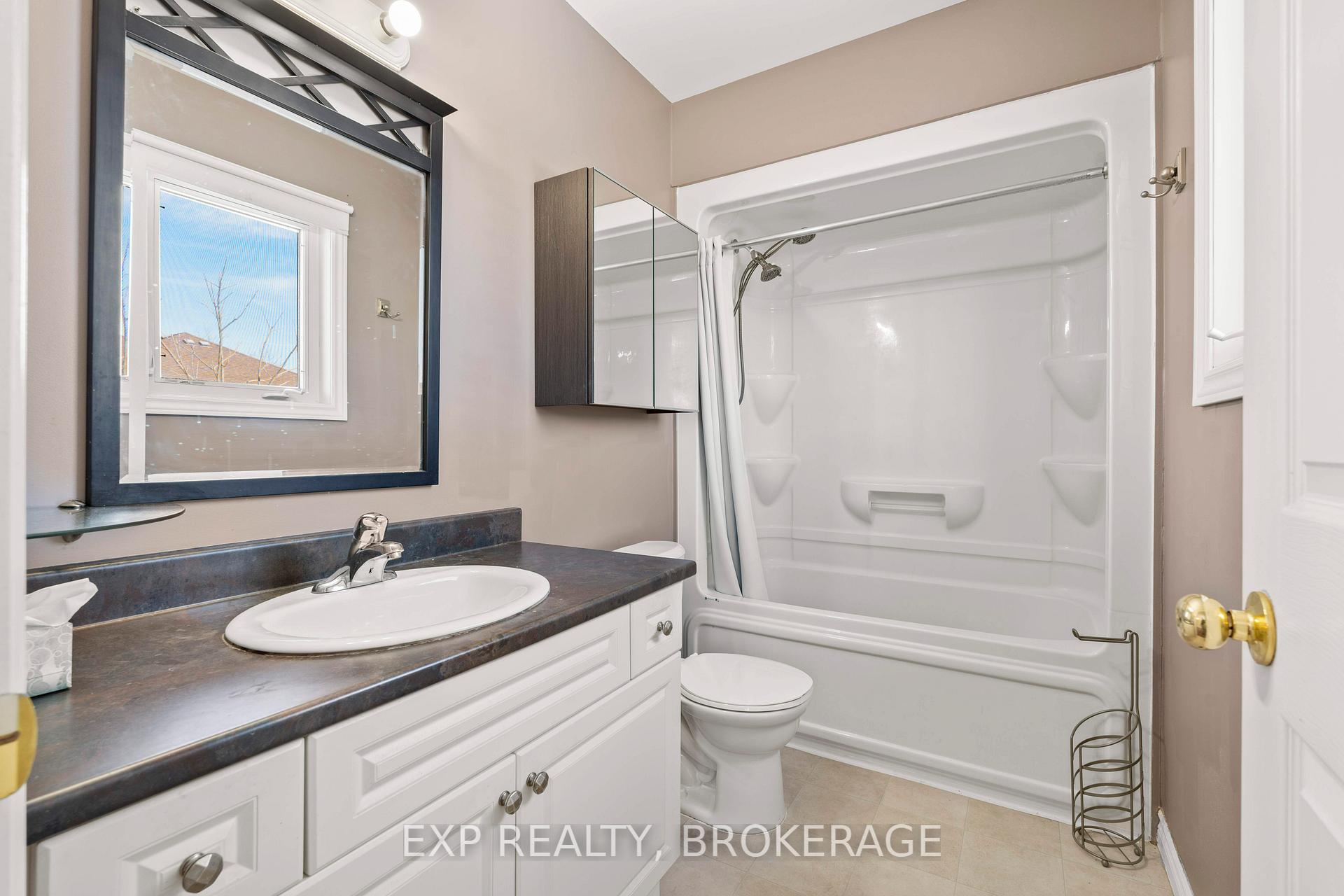 Photo 19 of 121 Hogan Crescent, Loyalist, Amherstview — HOMEH