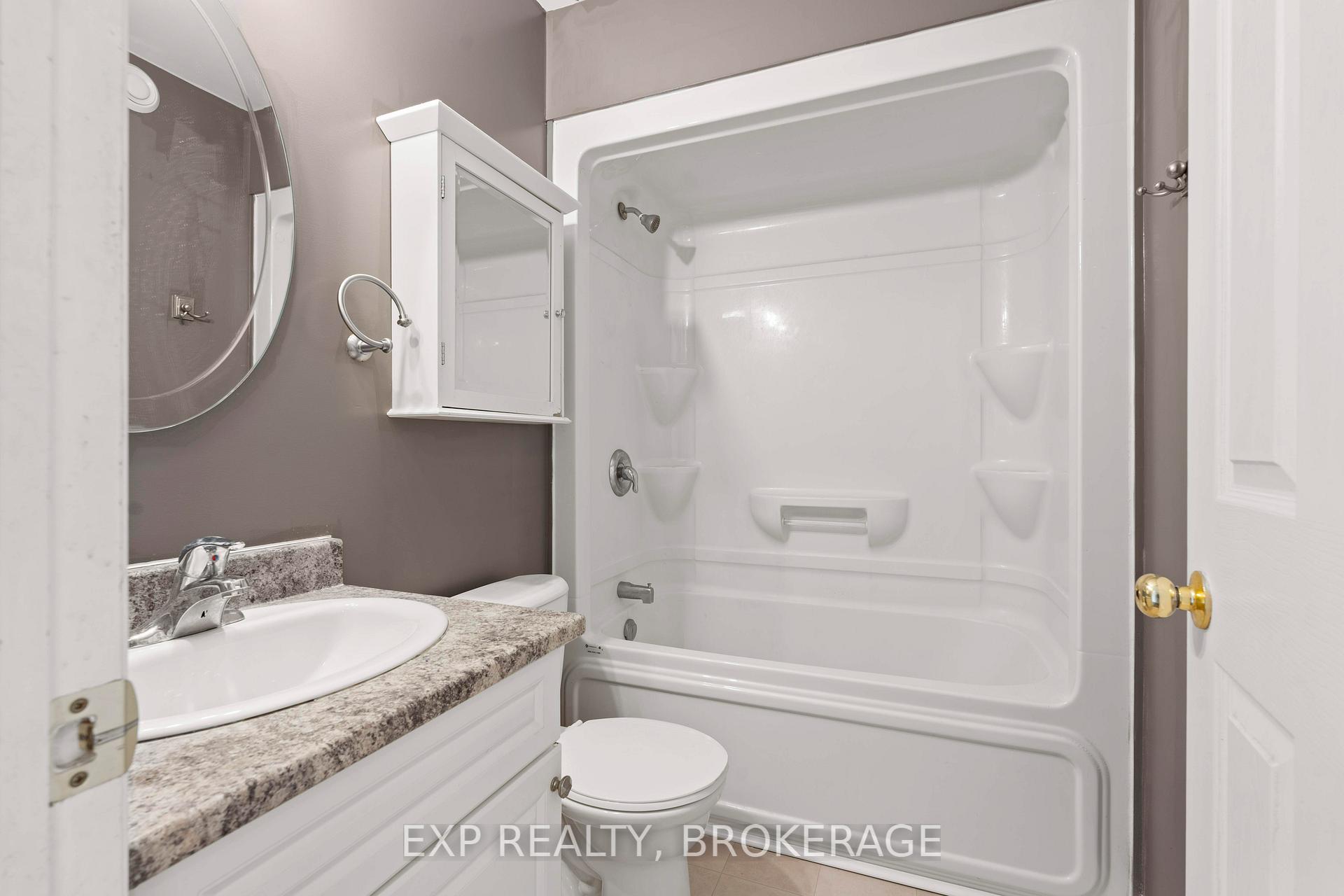 Photo 21 of 121 Hogan Crescent, Loyalist, Amherstview — HOMEH