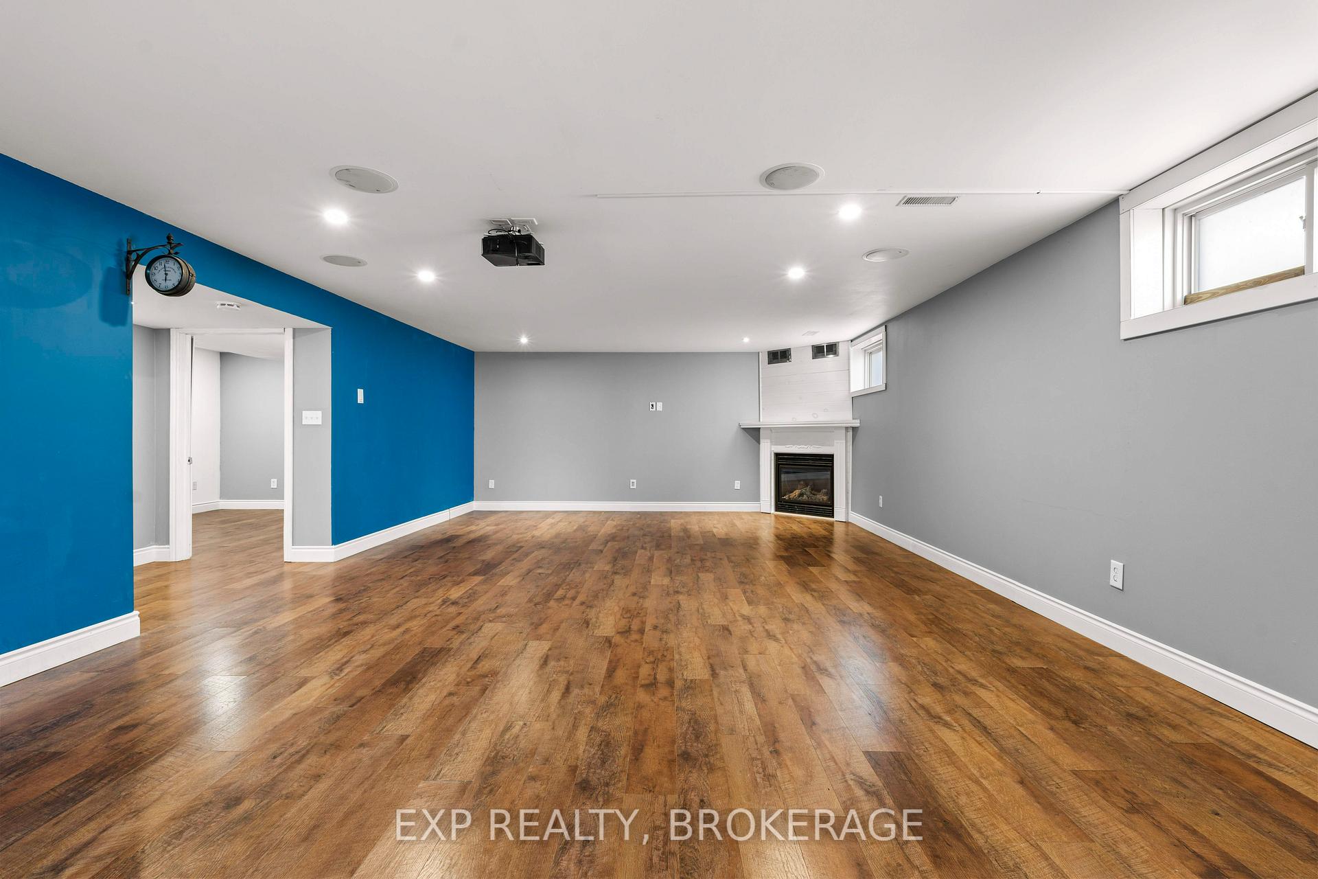 Photo 26 of 121 Hogan Crescent, Loyalist, Amherstview — HOMEH