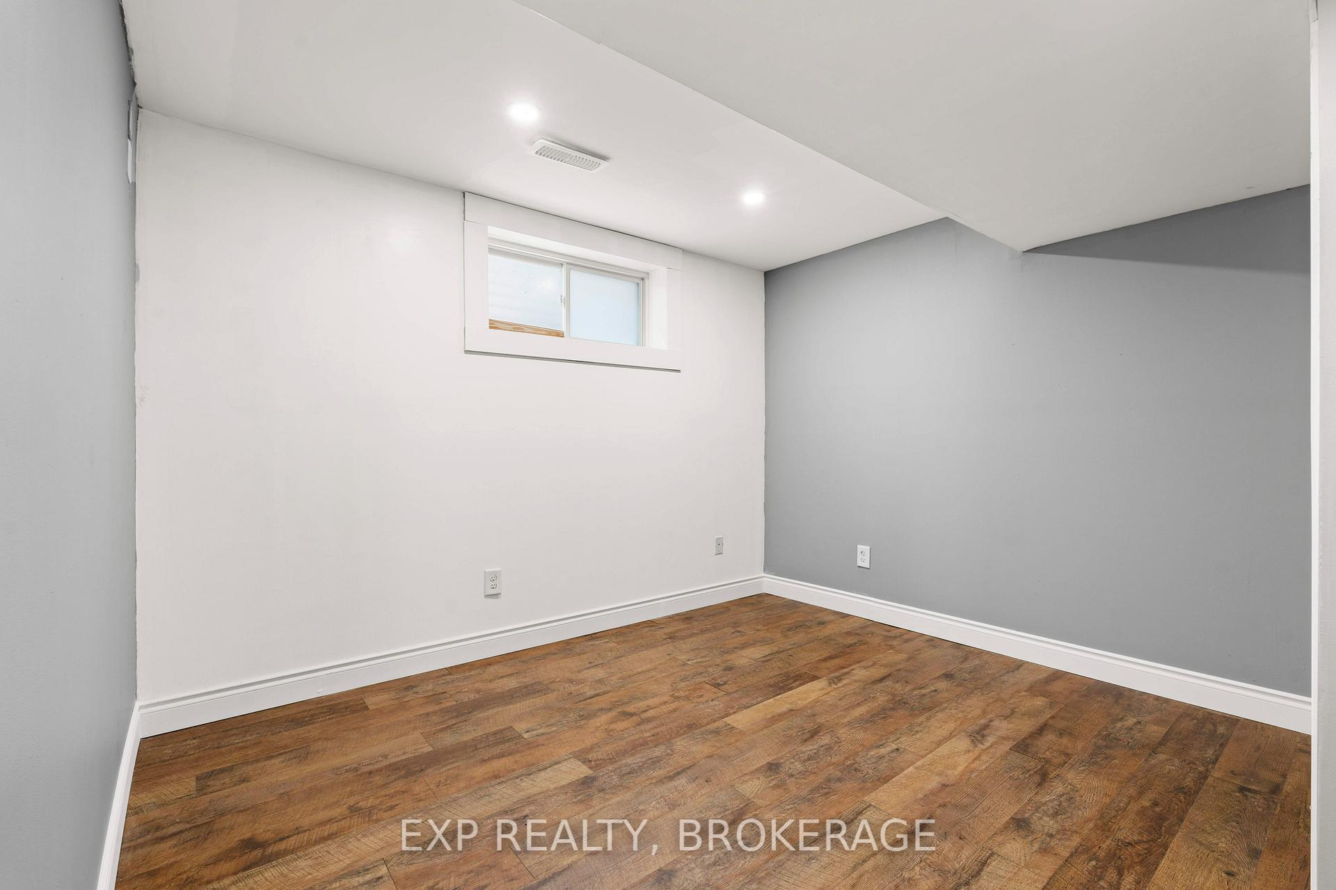 Photo 29 of 121 Hogan Crescent, Loyalist, Amherstview — HOMEH
