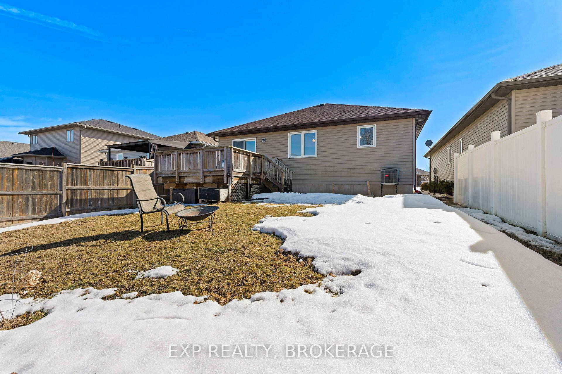 Photo 36 of 121 Hogan Crescent, Loyalist, Amherstview — HOMEH