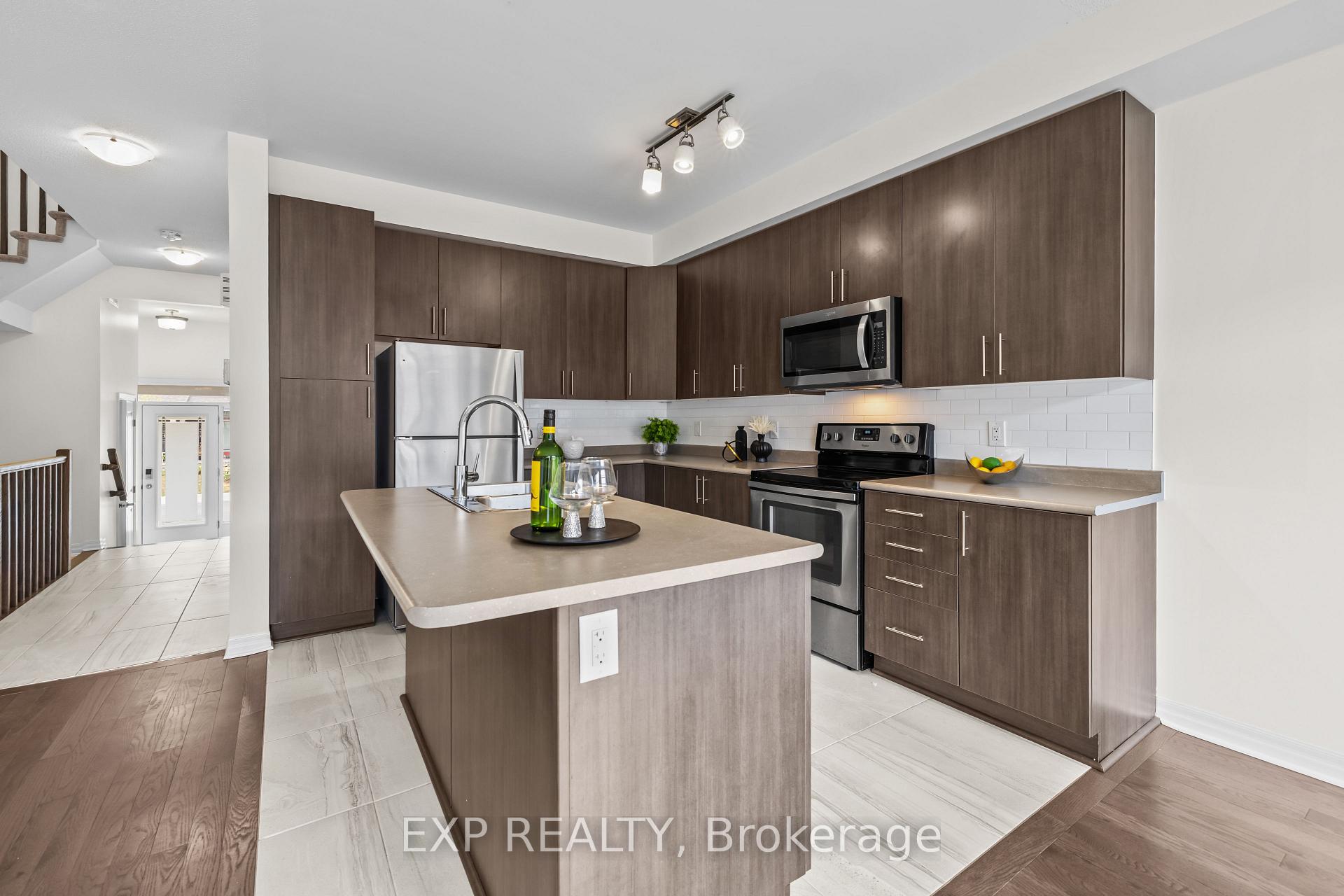 Photo 12 of 157 Overberg Way, Ottawa, Kanata - Emerald Meadows/Trailwest — HOMEH