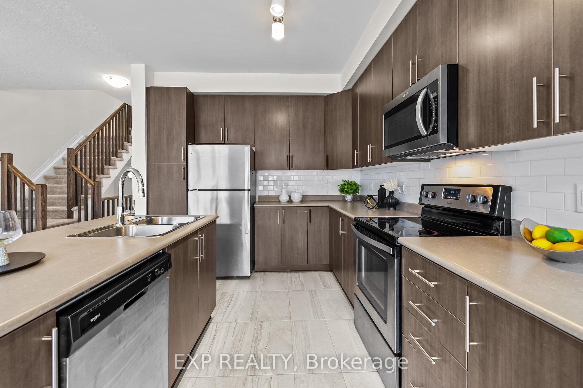 Photo 13 of 157 Overberg Way, Ottawa, Kanata - Emerald Meadows/Trailwest — HOMEH
