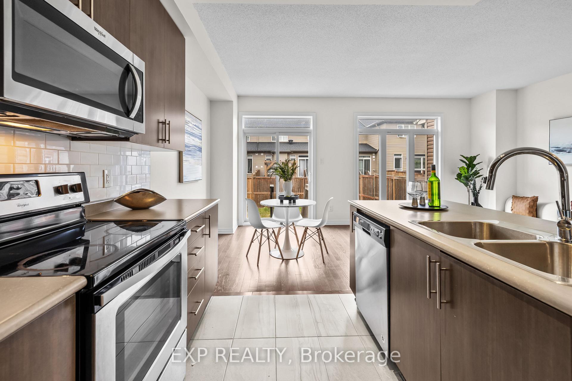 Photo 14 of 157 Overberg Way, Ottawa, Kanata - Emerald Meadows/Trailwest — HOMEH