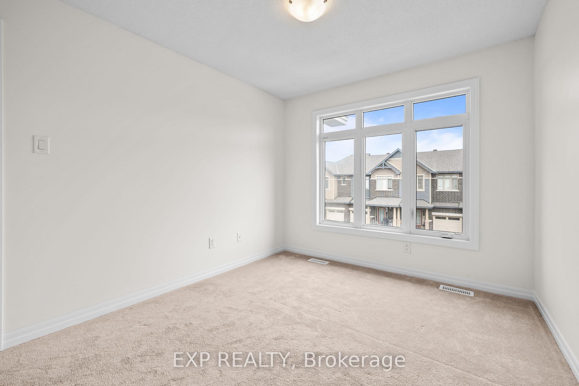 Photo 23 of 157 Overberg Way, Ottawa, Kanata - Emerald Meadows/Trailwest — HOMEH