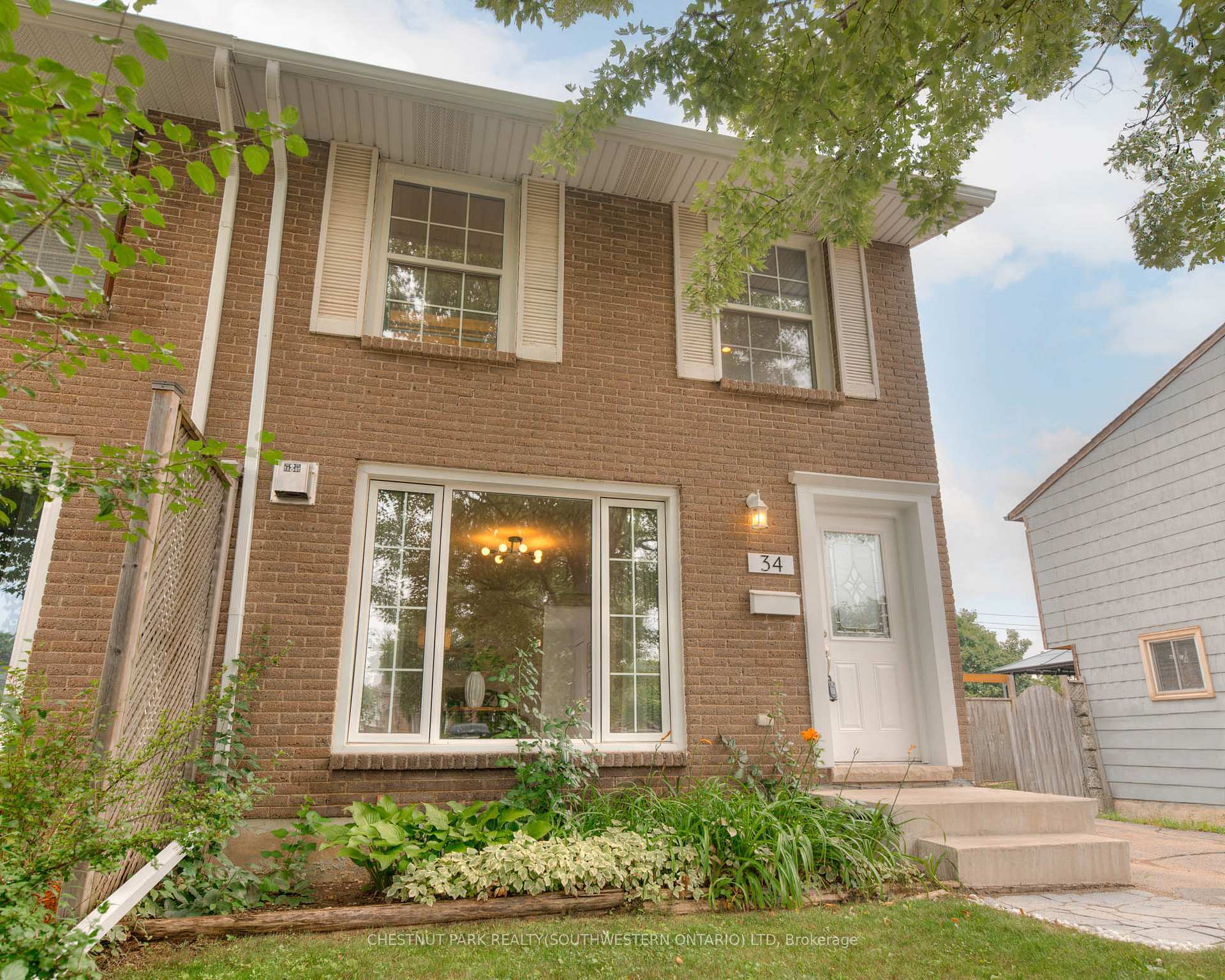 Photo 3 of 34 Monteagle Crescent, Kitchener — HOMEH