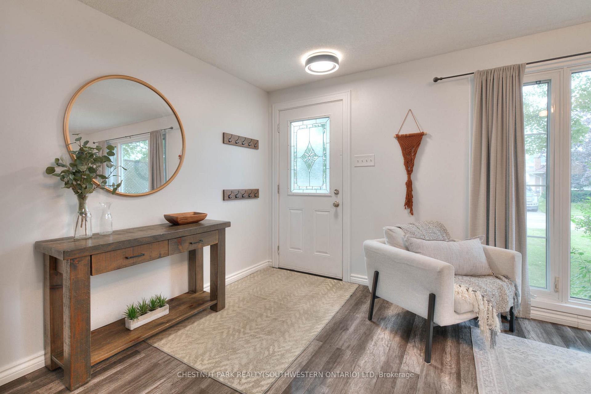 Photo 7 of 34 Monteagle Crescent, Kitchener — HOMEH
