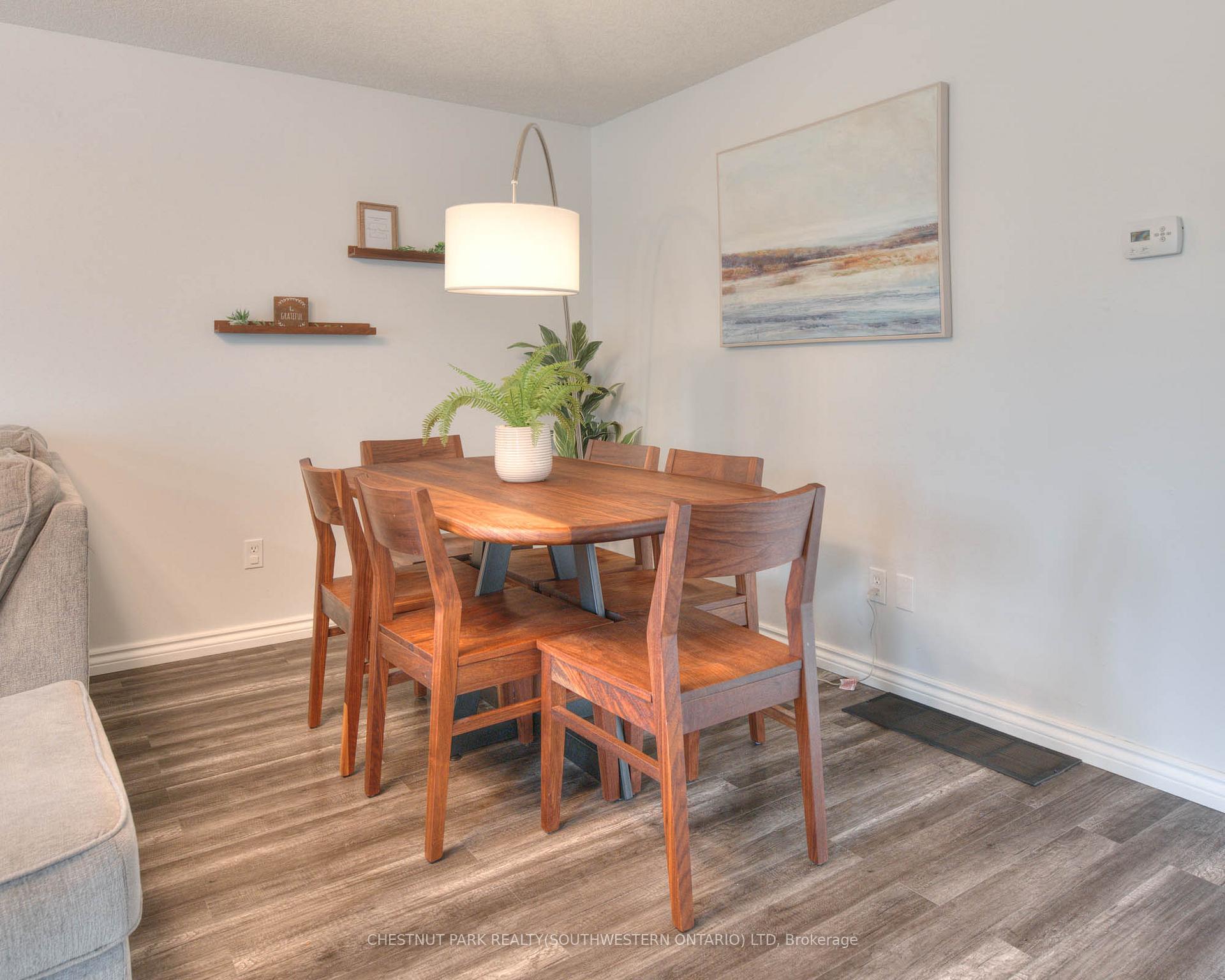 Photo 10 of 34 Monteagle Crescent, Kitchener — HOMEH