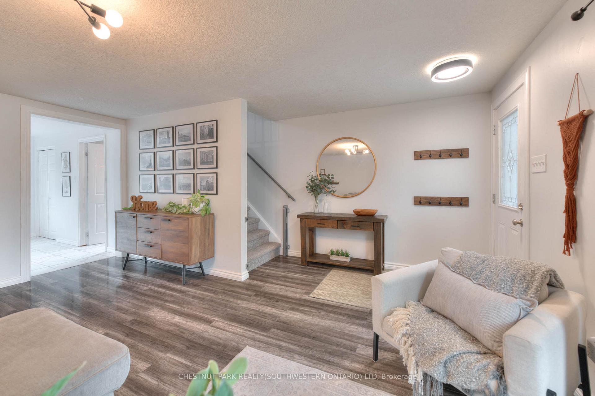 Photo 11 of 34 Monteagle Crescent, Kitchener — HOMEH