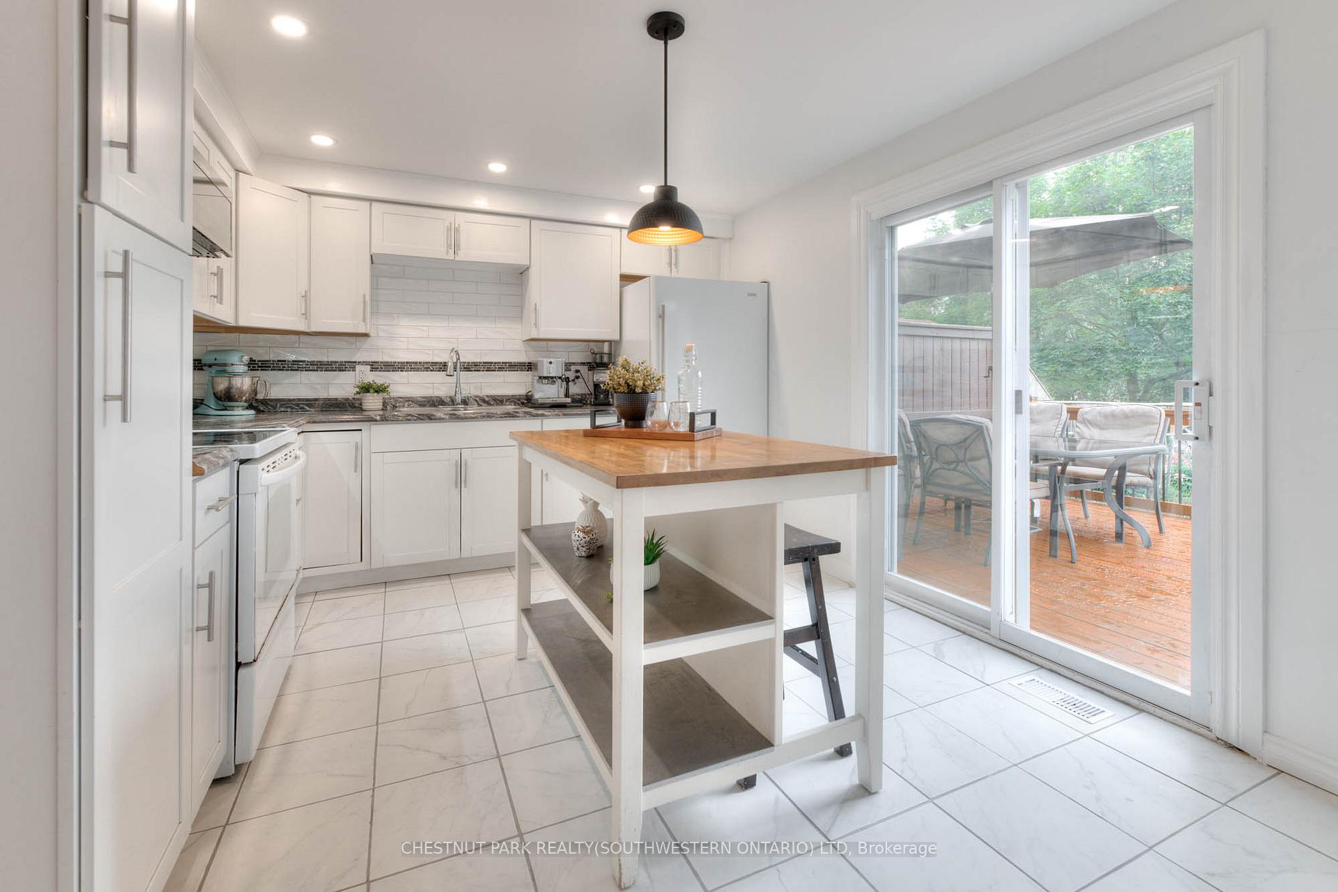 Photo 14 of 34 Monteagle Crescent, Kitchener — HOMEH