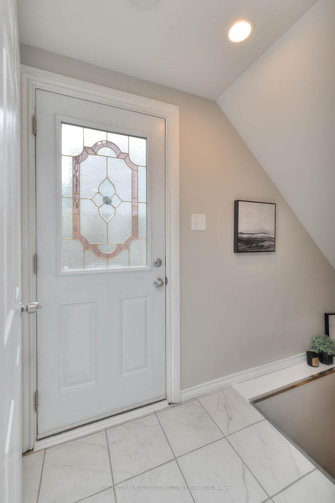 Photo 18 of 34 Monteagle Crescent, Kitchener — HOMEH