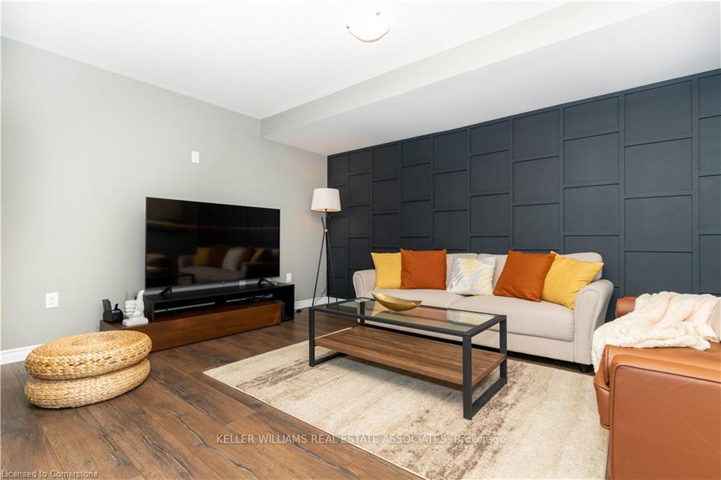 Photo 8 of 29 Appleby Street, Kitchener — HOMEH