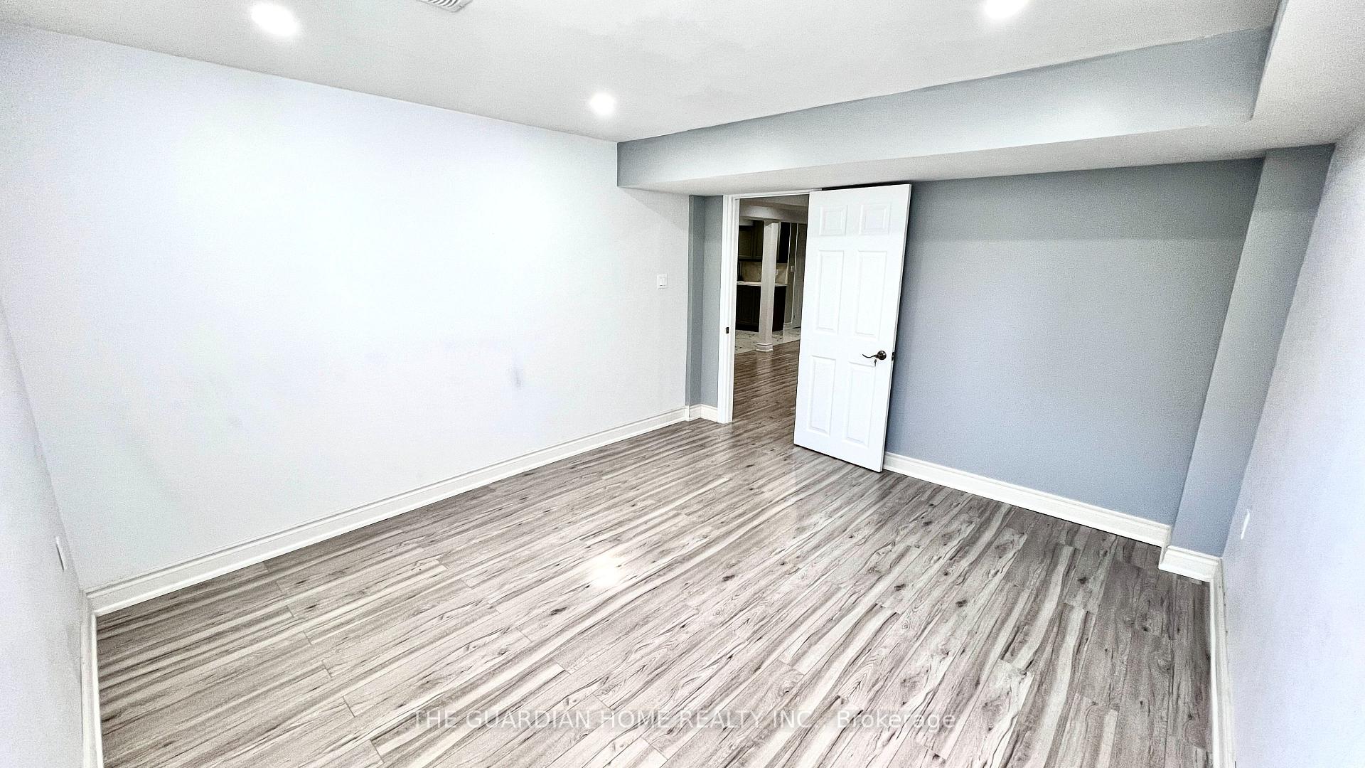 Photo 10 of 371 Elson Street, Markham, Cedarwood — HOMEH