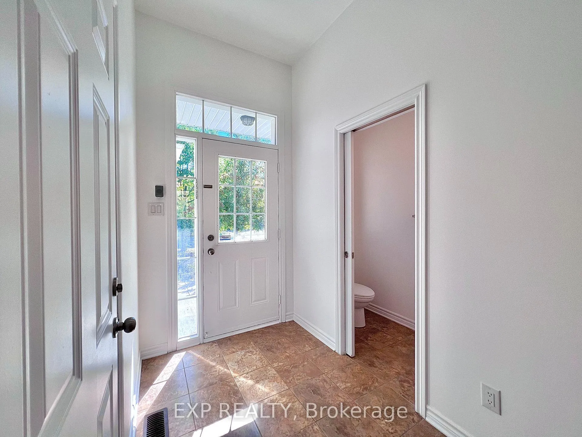 Photo 5 of 457 Foxhall Way, Ottawa, Kanata - Bridlewood — HOMEH
