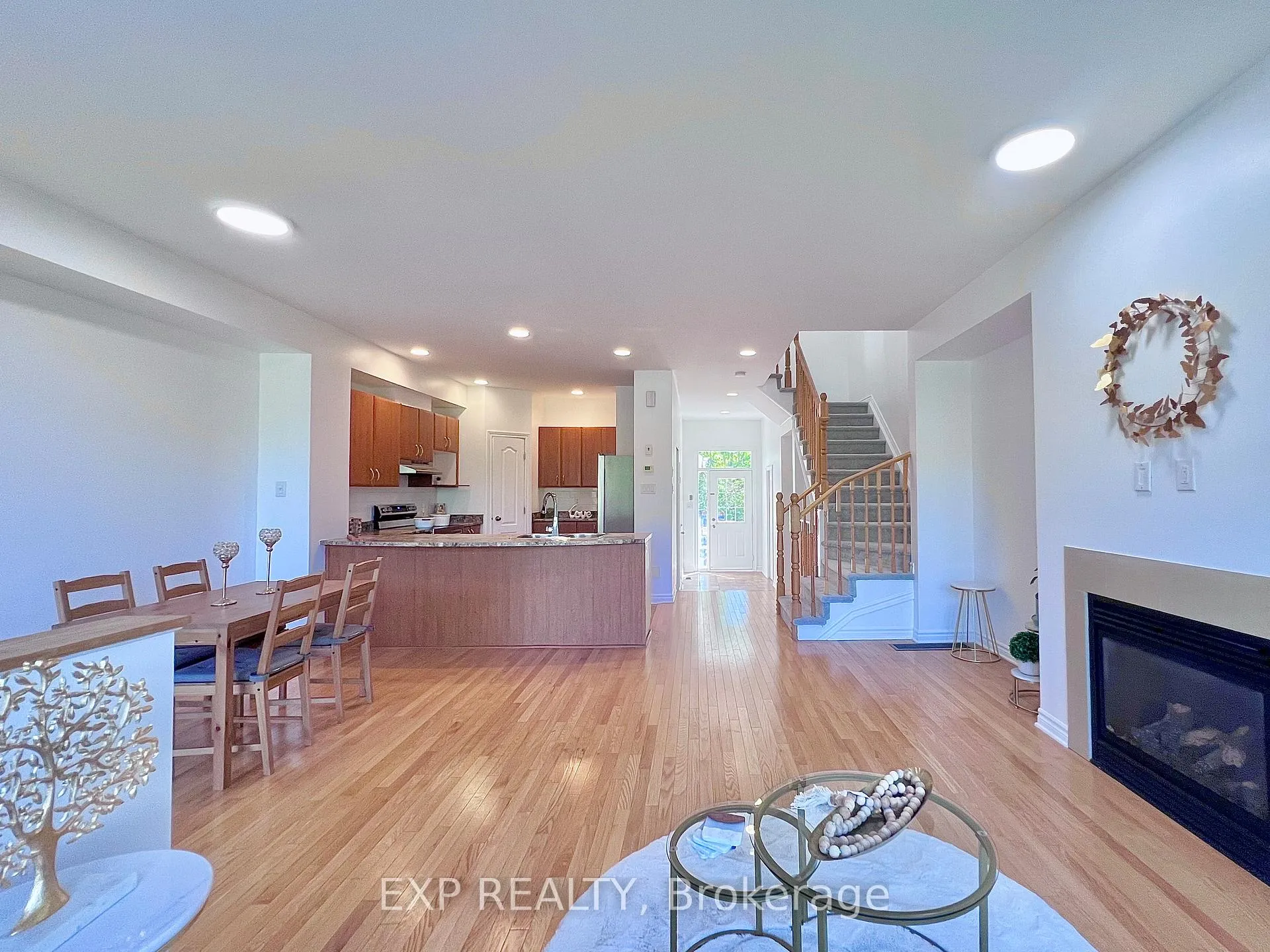 Photo 10 of 457 Foxhall Way, Ottawa, Kanata - Bridlewood — HOMEH