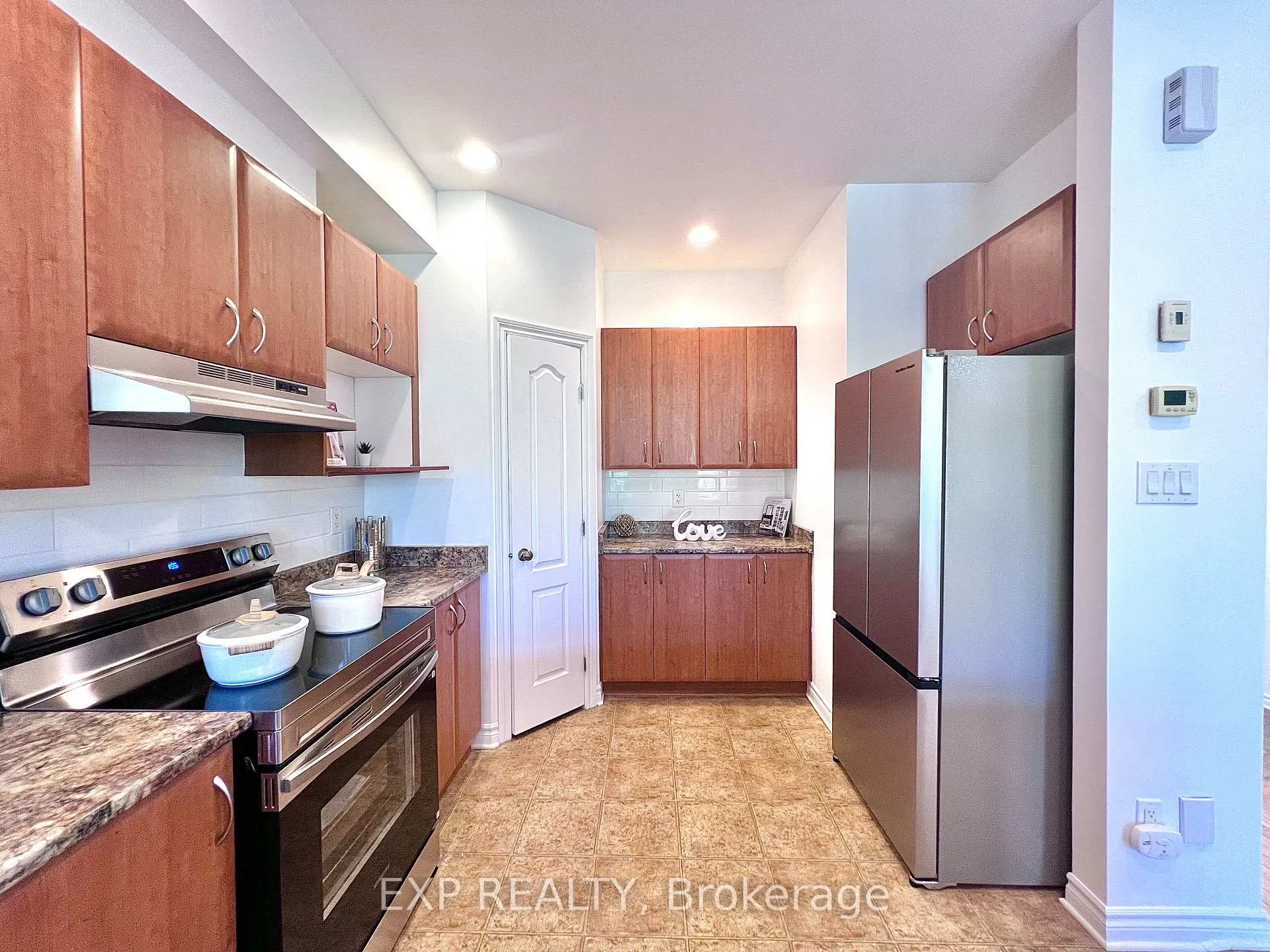 Photo 13 of 457 Foxhall Way, Ottawa, Kanata - Bridlewood — HOMEH