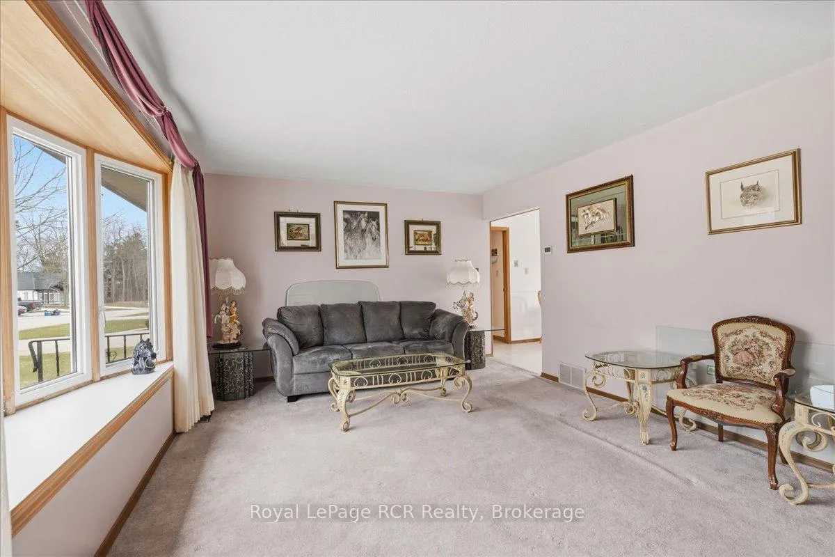 Photo 8 of 207 George Street S, Arran-Elderslie — HOMEH