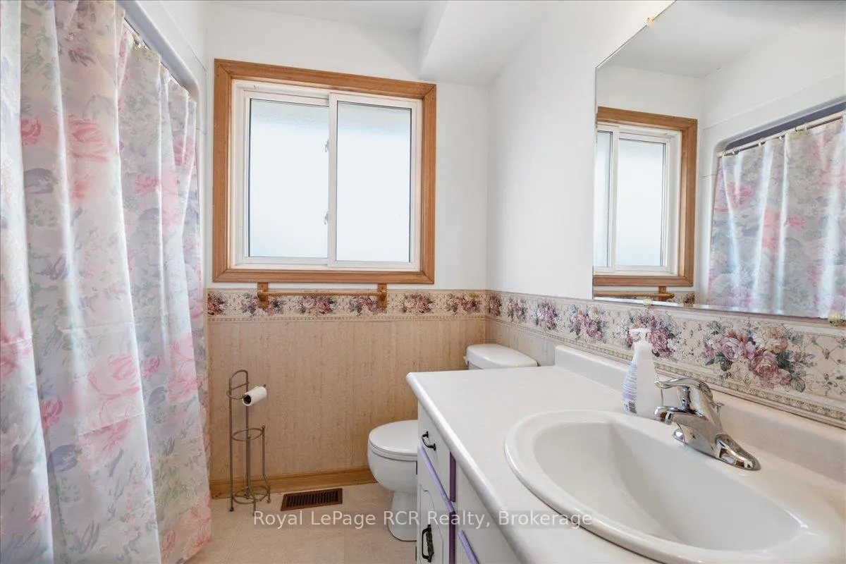 Photo 18 of 207 George Street S, Arran-Elderslie — HOMEH