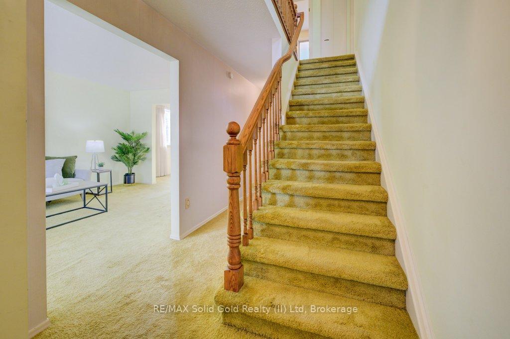 Photo 3 of 71 Ripley Crescent, Kitchener — HOMEH