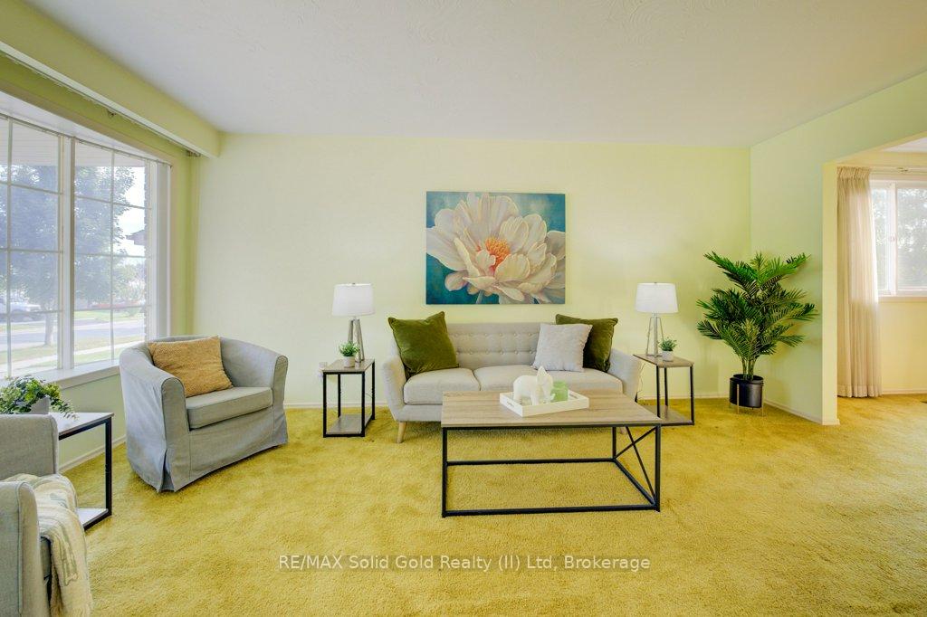 Photo 4 of 71 Ripley Crescent, Kitchener — HOMEH