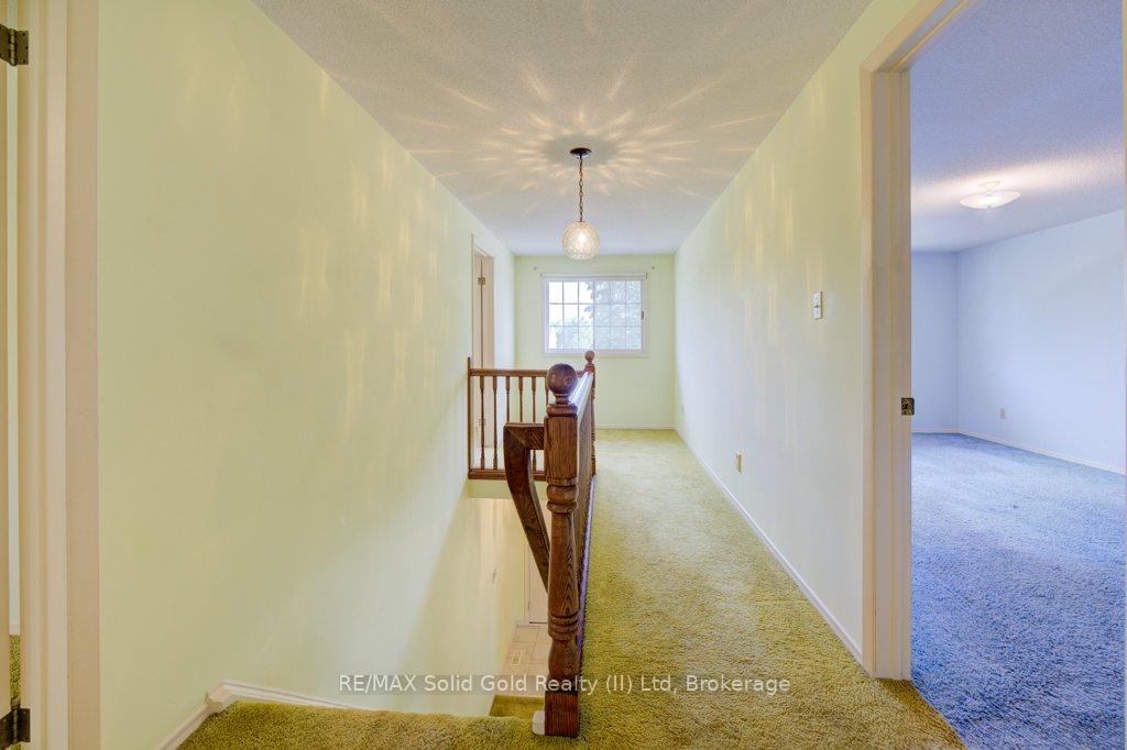 Photo 17 of 71 Ripley Crescent, Kitchener — HOMEH