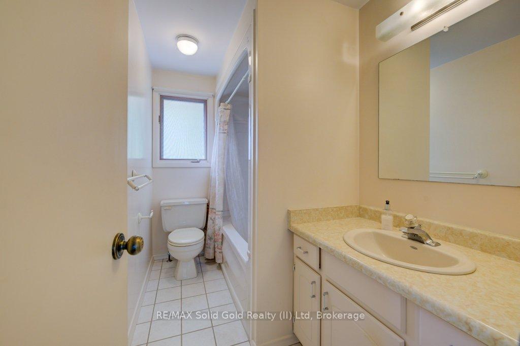 Photo 23 of 71 Ripley Crescent, Kitchener — HOMEH