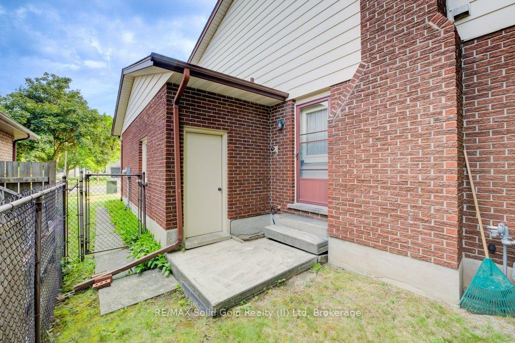 Photo 35 of 71 Ripley Crescent, Kitchener — HOMEH