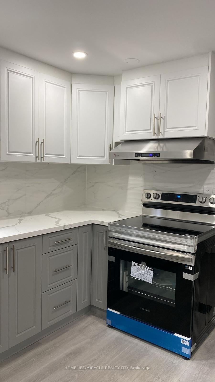 Photo 2 of 220 Great Falls Boulevard, Hamilton, Waterdown — HOMEH