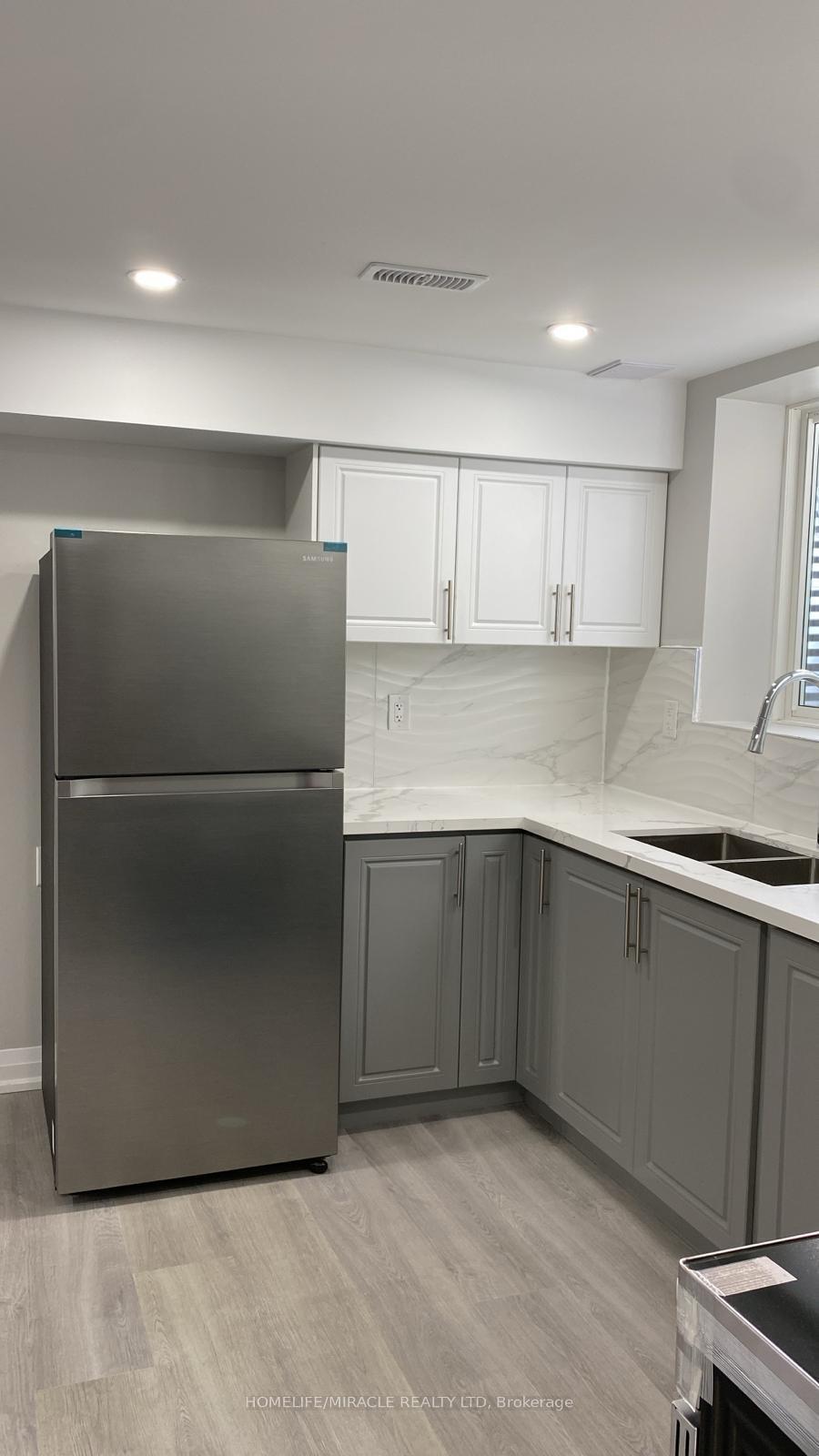 Photo 10 of 220 Great Falls Boulevard, Hamilton, Waterdown — HOMEH