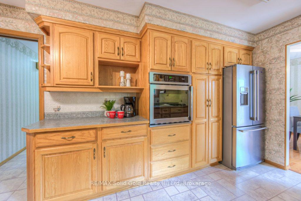 Photo 15 of 16 Wolfe's Court, Kitchener — HOMEH