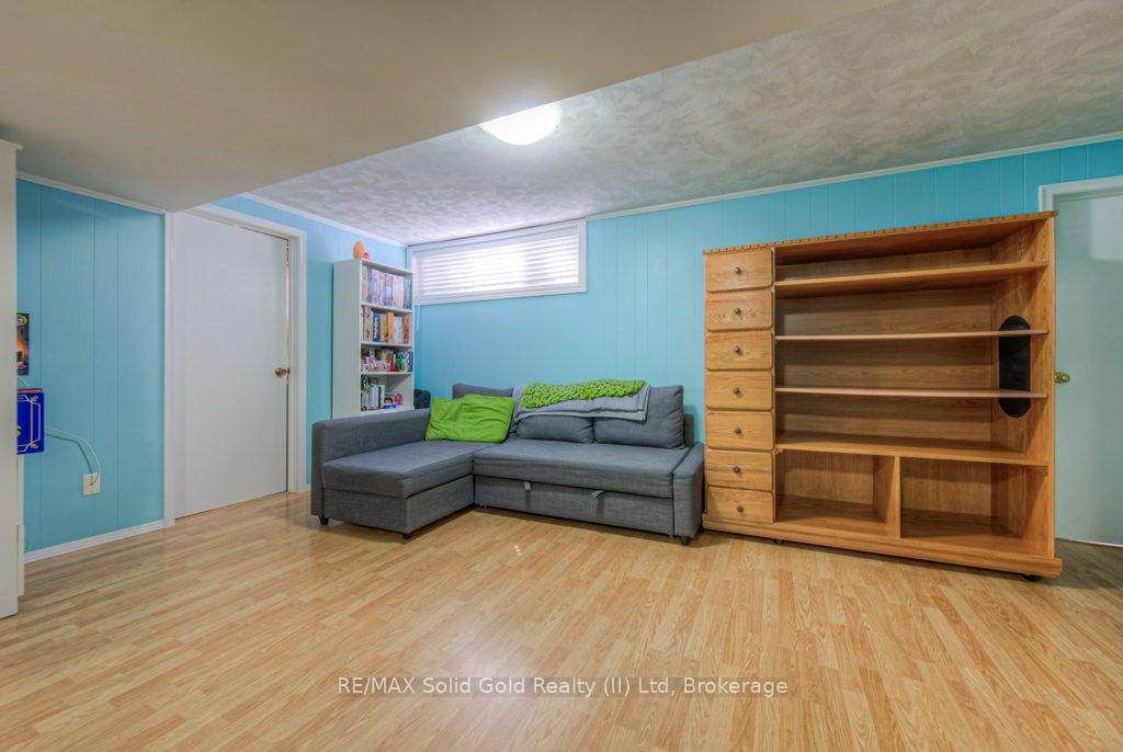 Photo 25 of 16 Wolfe's Court, Kitchener — HOMEH