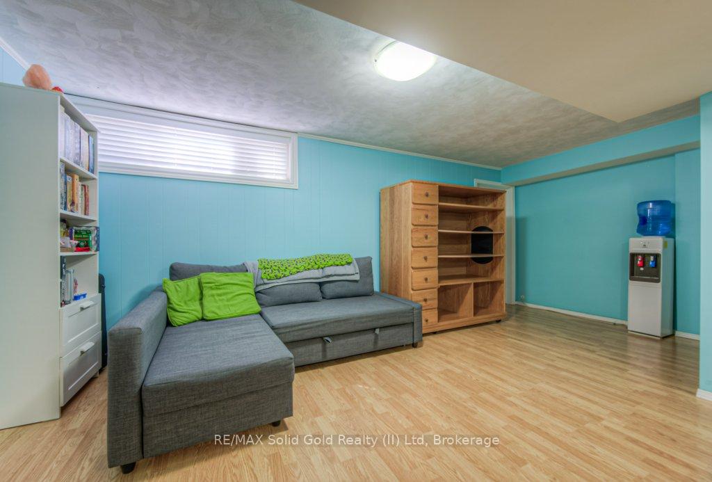 Photo 26 of 16 Wolfe's Court, Kitchener — HOMEH