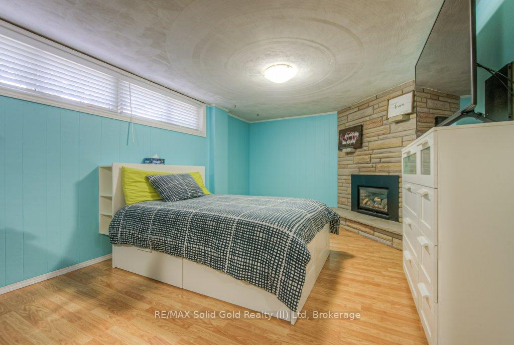 Photo 28 of 16 Wolfe's Court, Kitchener — HOMEH