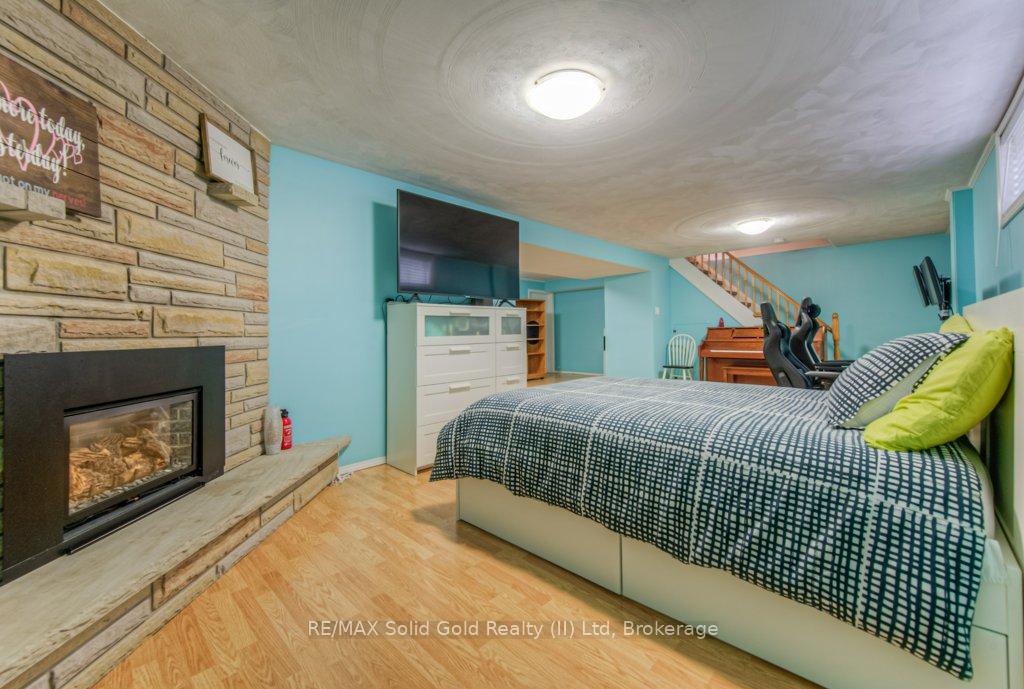 Photo 29 of 16 Wolfe's Court, Kitchener — HOMEH