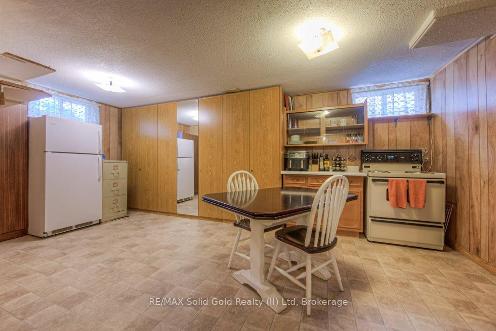 Photo 32 of 16 Wolfe's Court, Kitchener — HOMEH
