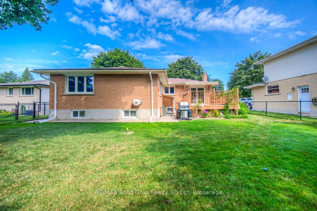 Photo 42 of 16 Wolfe's Court, Kitchener — HOMEH