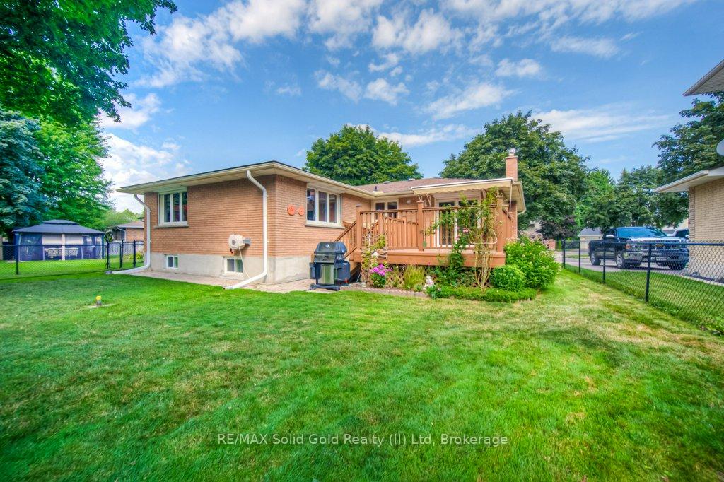 Photo 43 of 16 Wolfe's Court, Kitchener — HOMEH