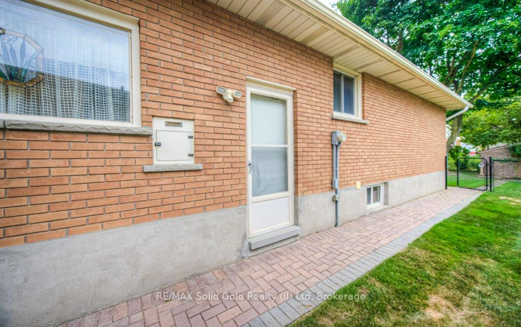 Photo 44 of 16 Wolfe's Court, Kitchener — HOMEH