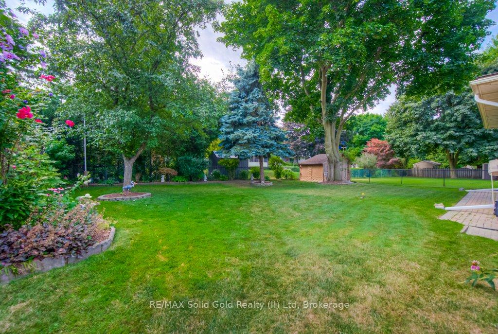 Photo 46 of 16 Wolfe's Court, Kitchener — HOMEH