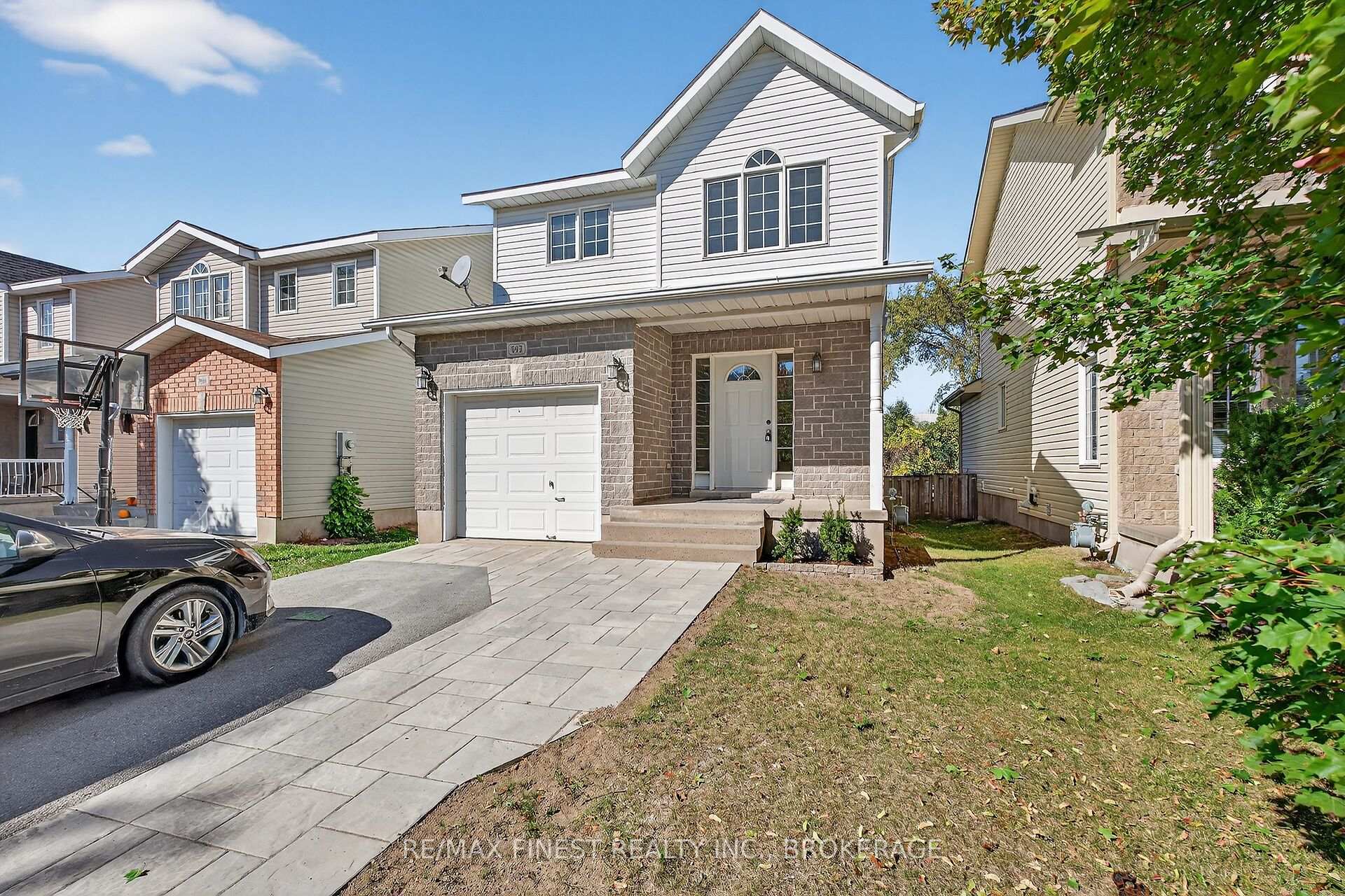 Photo 2 of 992 Bluffwood Avenue, Kingston, Kingston East (Incl Barret Crt) — HOMEH