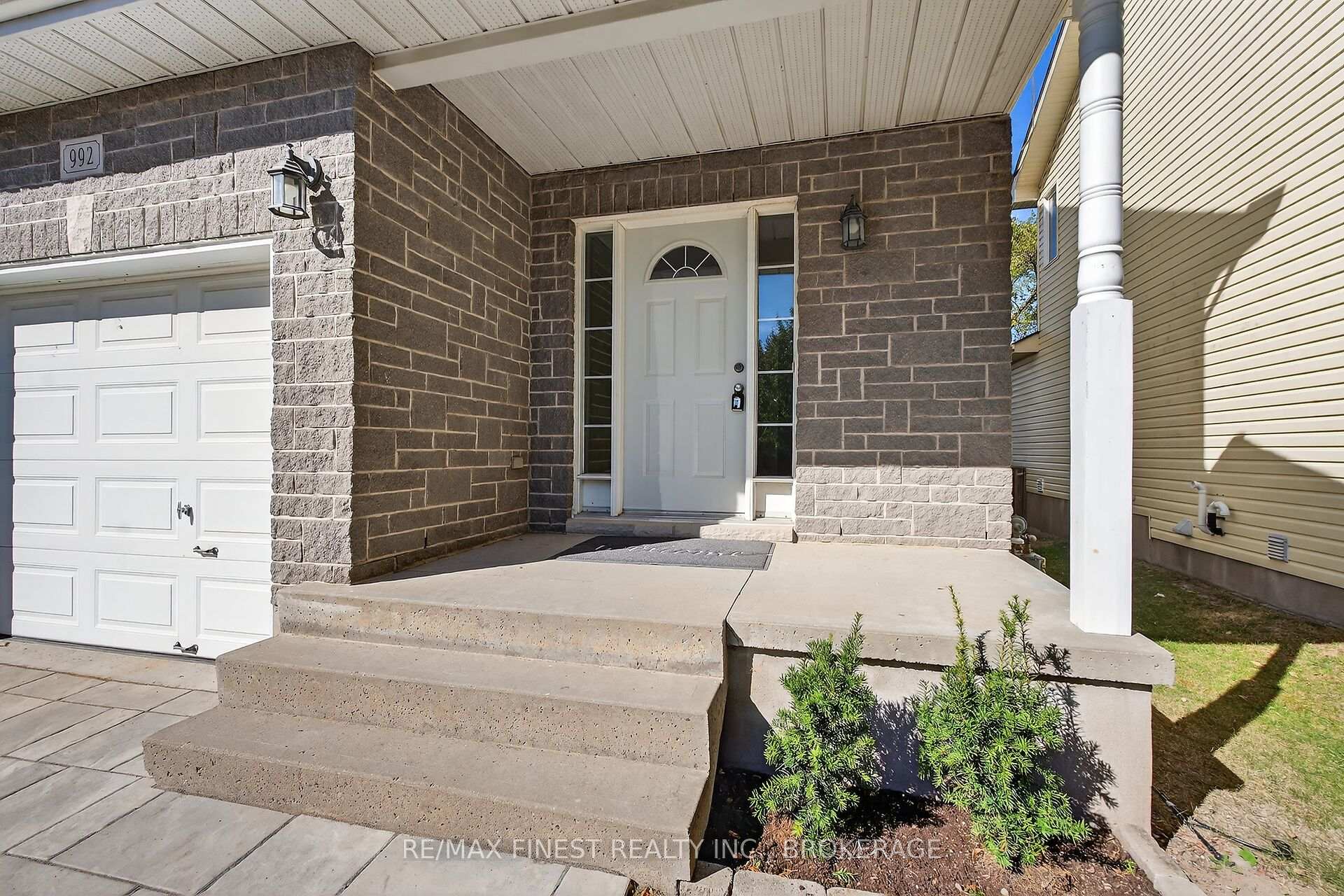 Photo 3 of 992 Bluffwood Avenue, Kingston, Kingston East (Incl Barret Crt) — HOMEH