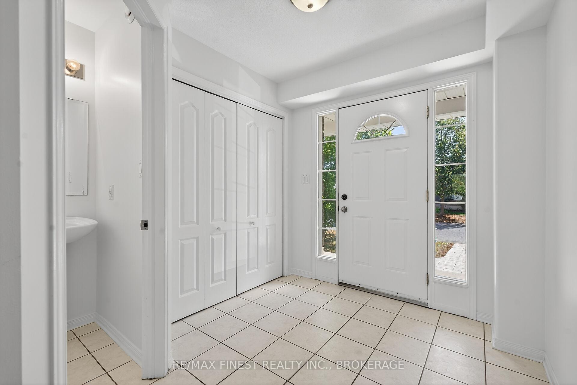 Photo 5 of 992 Bluffwood Avenue, Kingston, Kingston East (Incl Barret Crt) — HOMEH